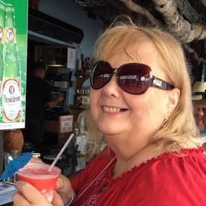 Meet your Posher, Debbie